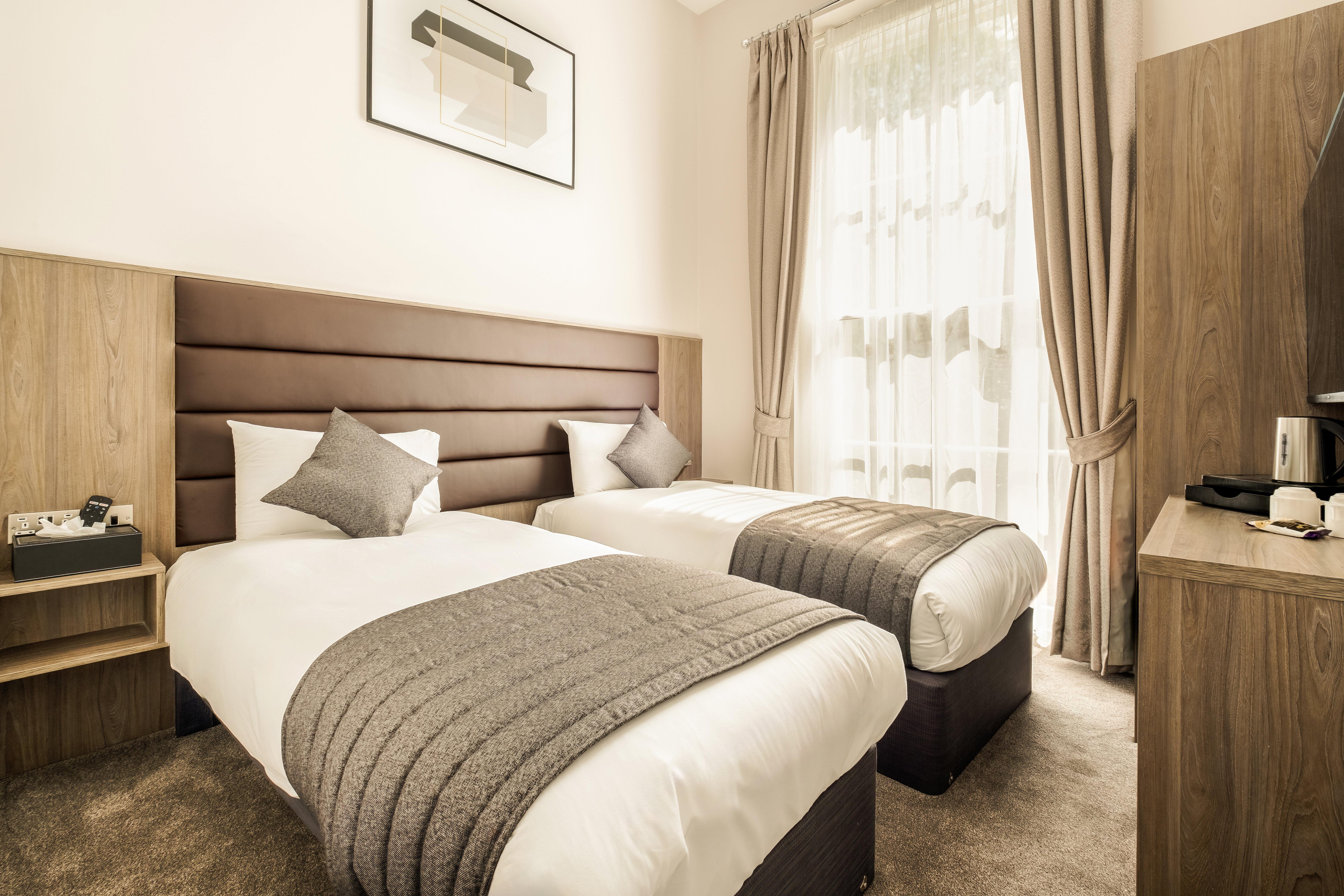 Reem Hotel Лондон Екстериор снимка