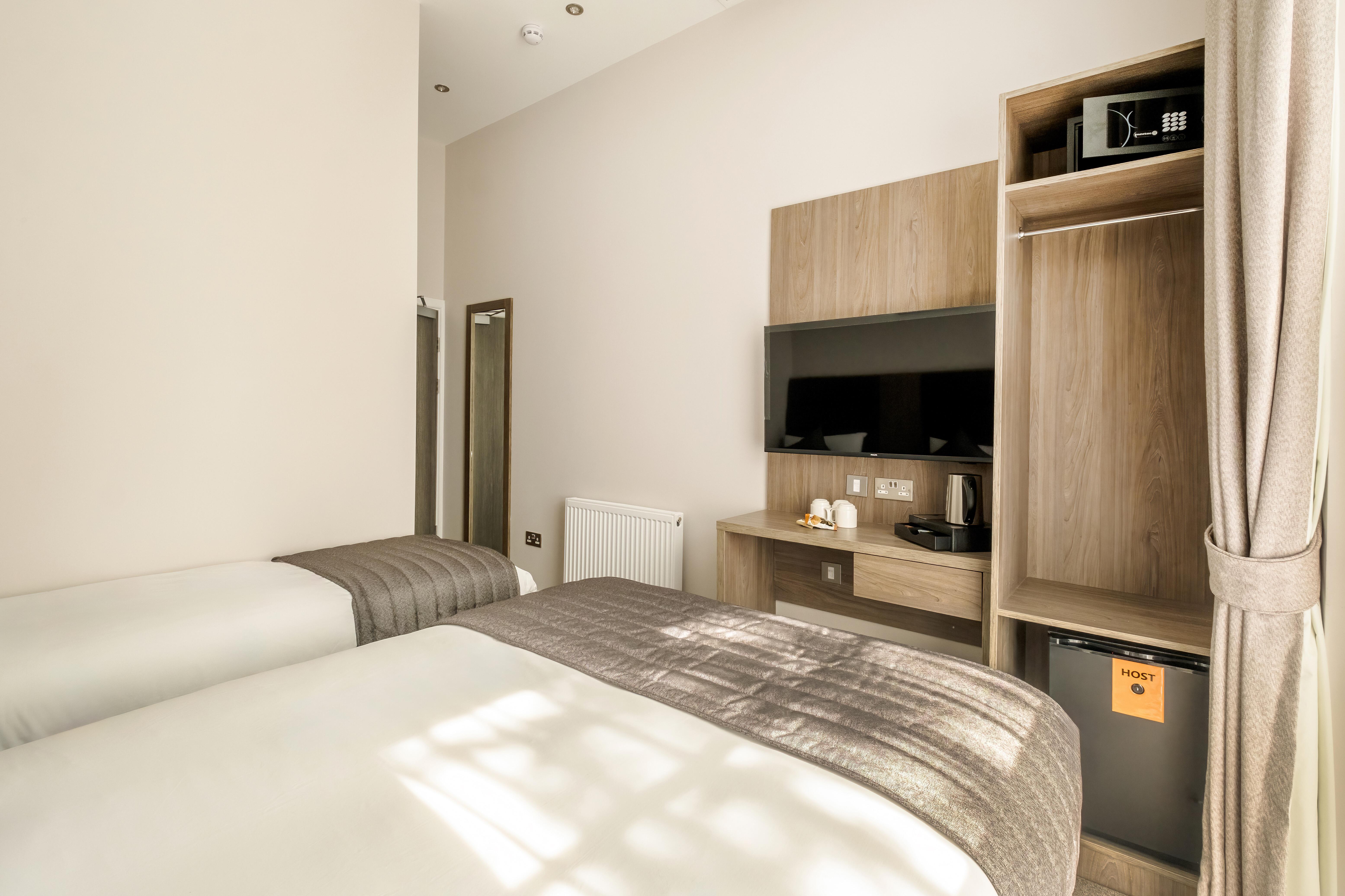 Reem Hotel Лондон Екстериор снимка