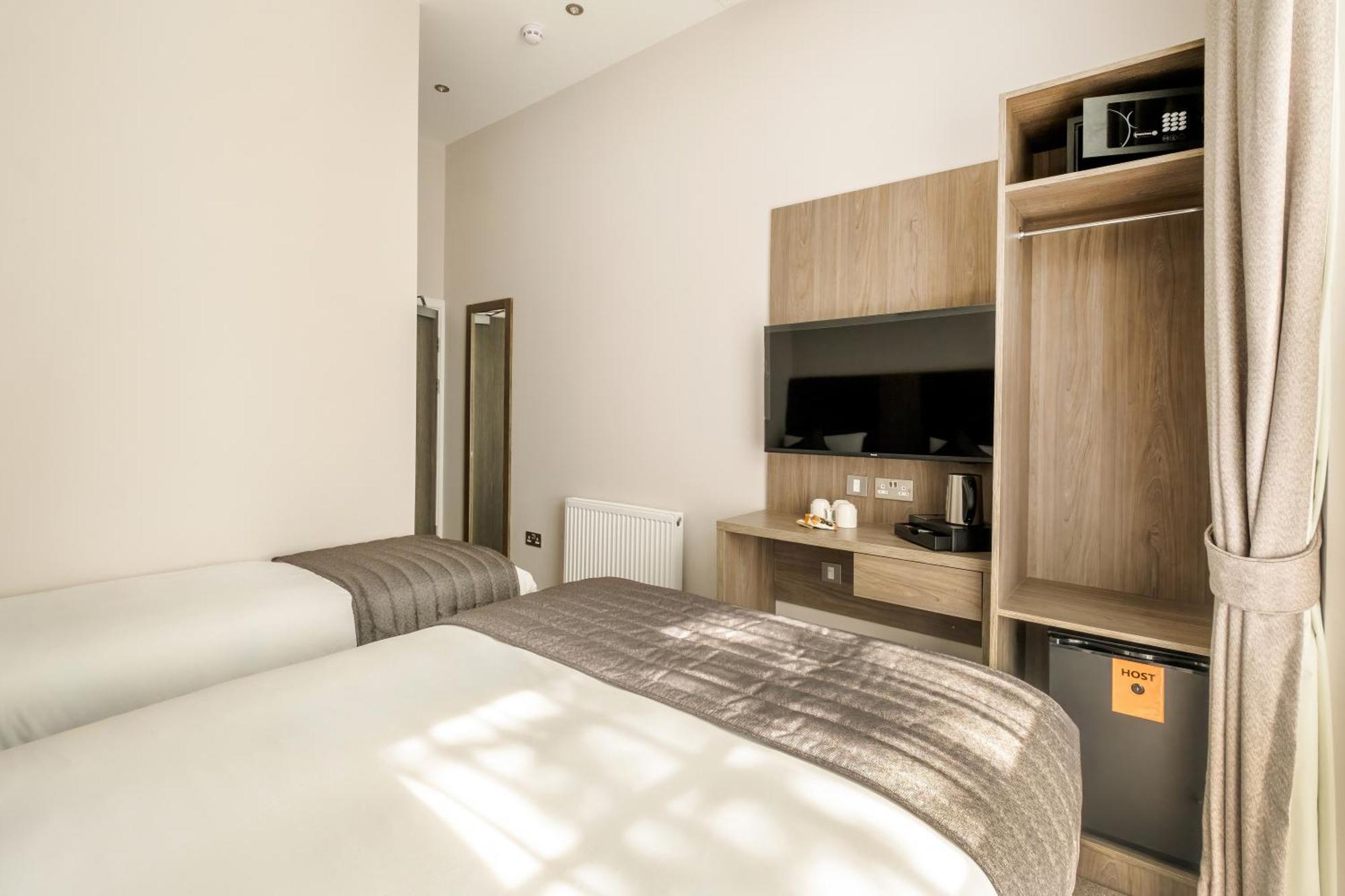 Reem Hotel Лондон Екстериор снимка