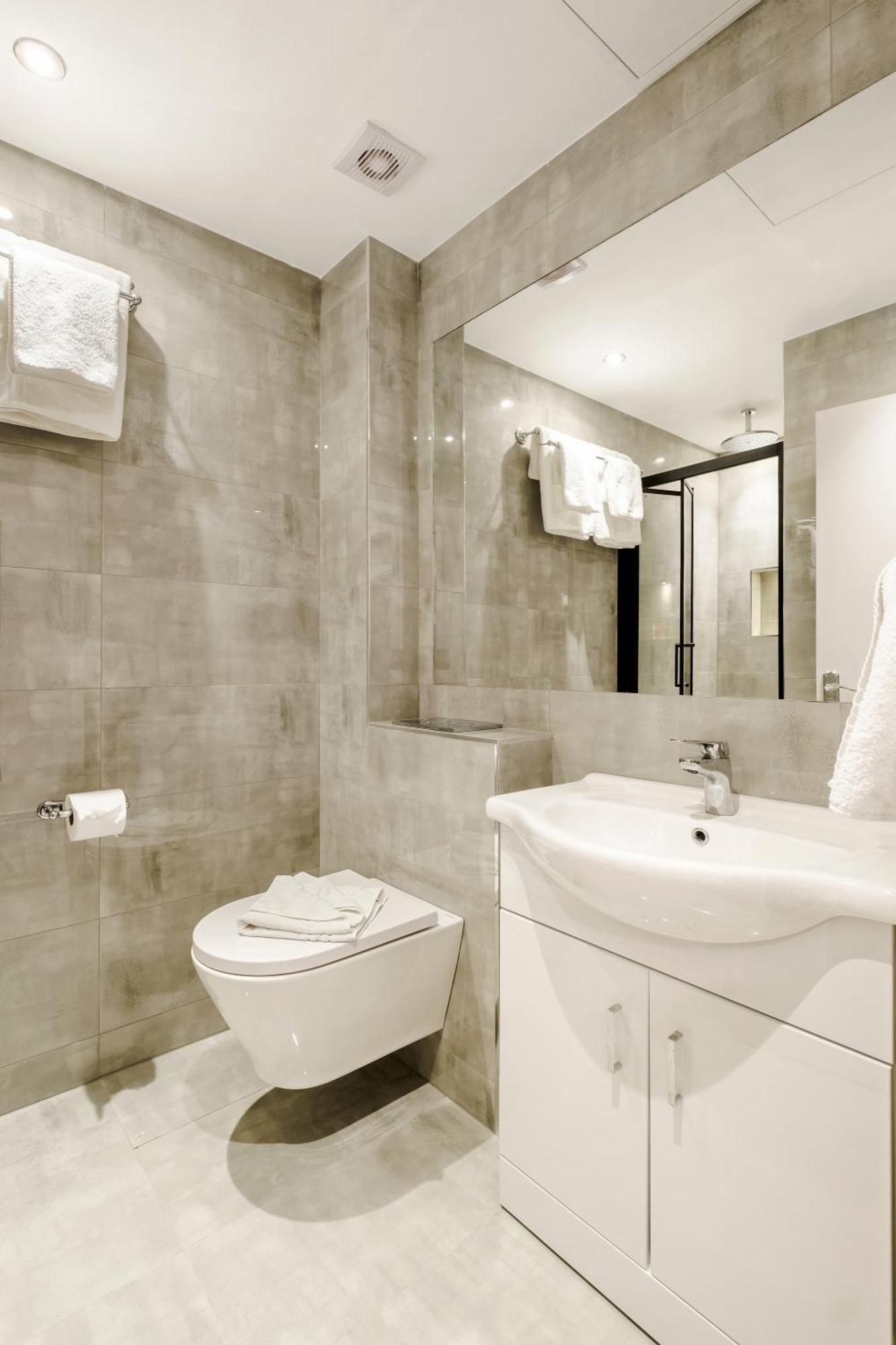 Reem Hotel Лондон Екстериор снимка