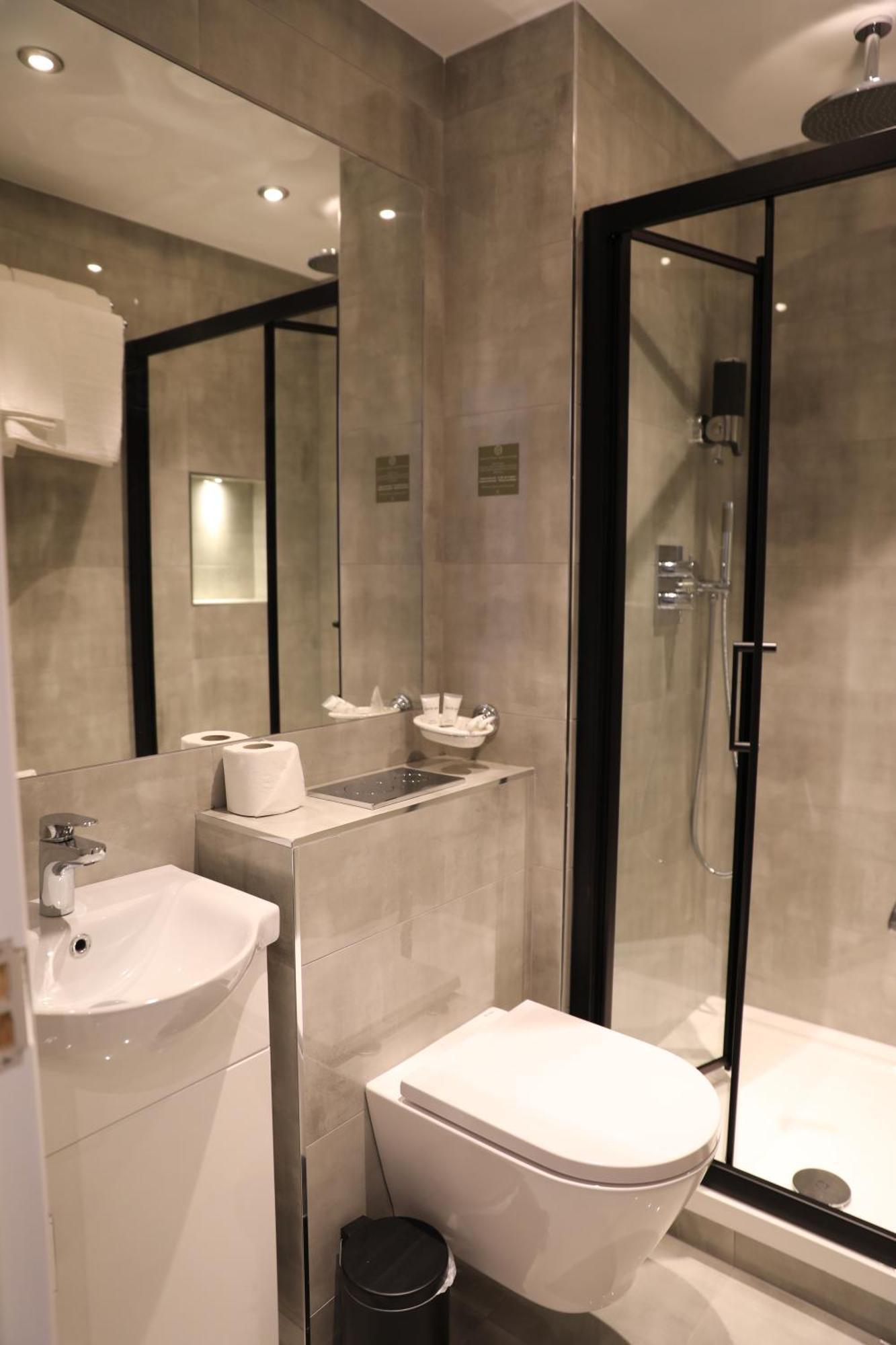 Reem Hotel Лондон Екстериор снимка