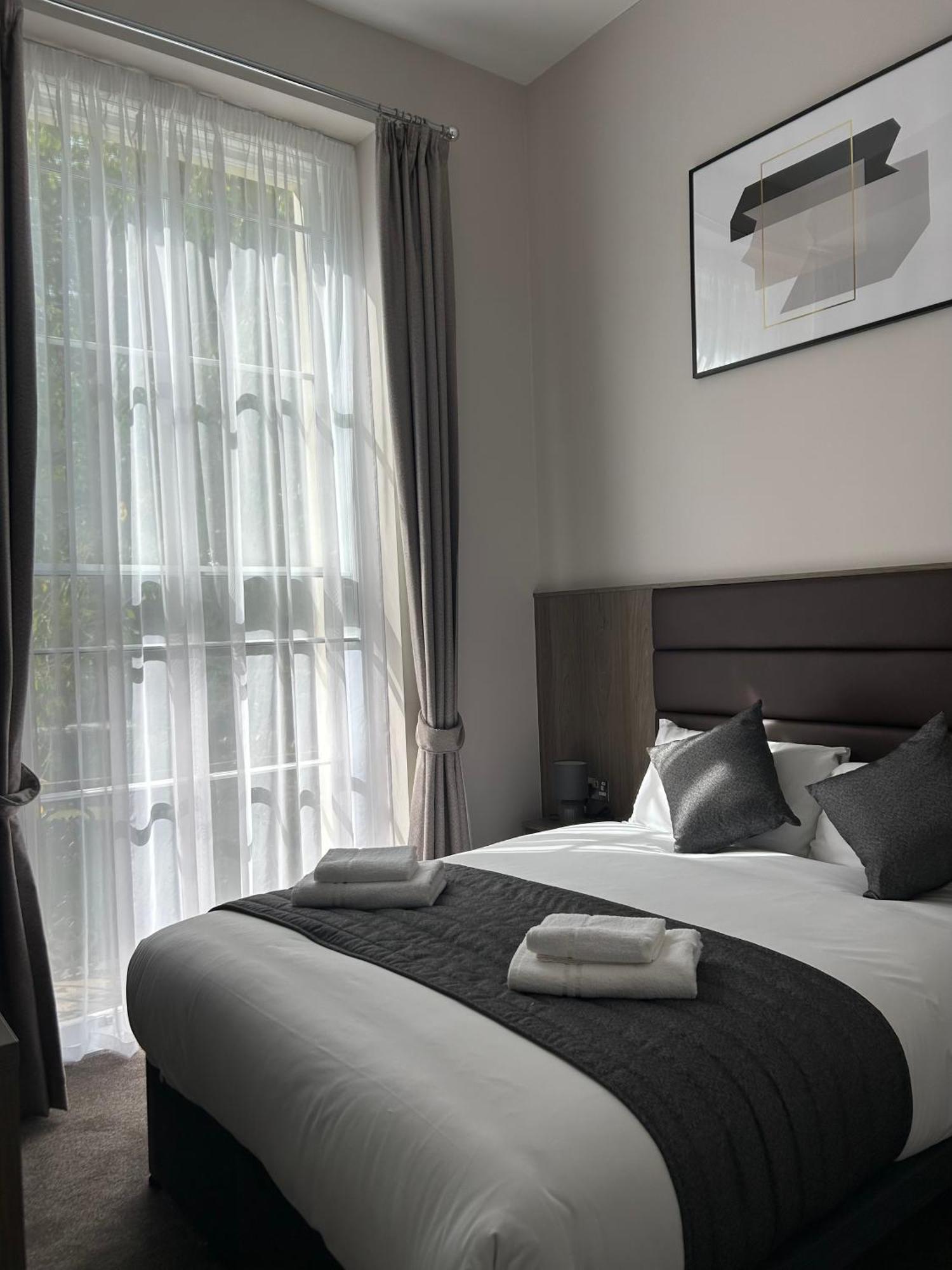 Reem Hotel Лондон Екстериор снимка