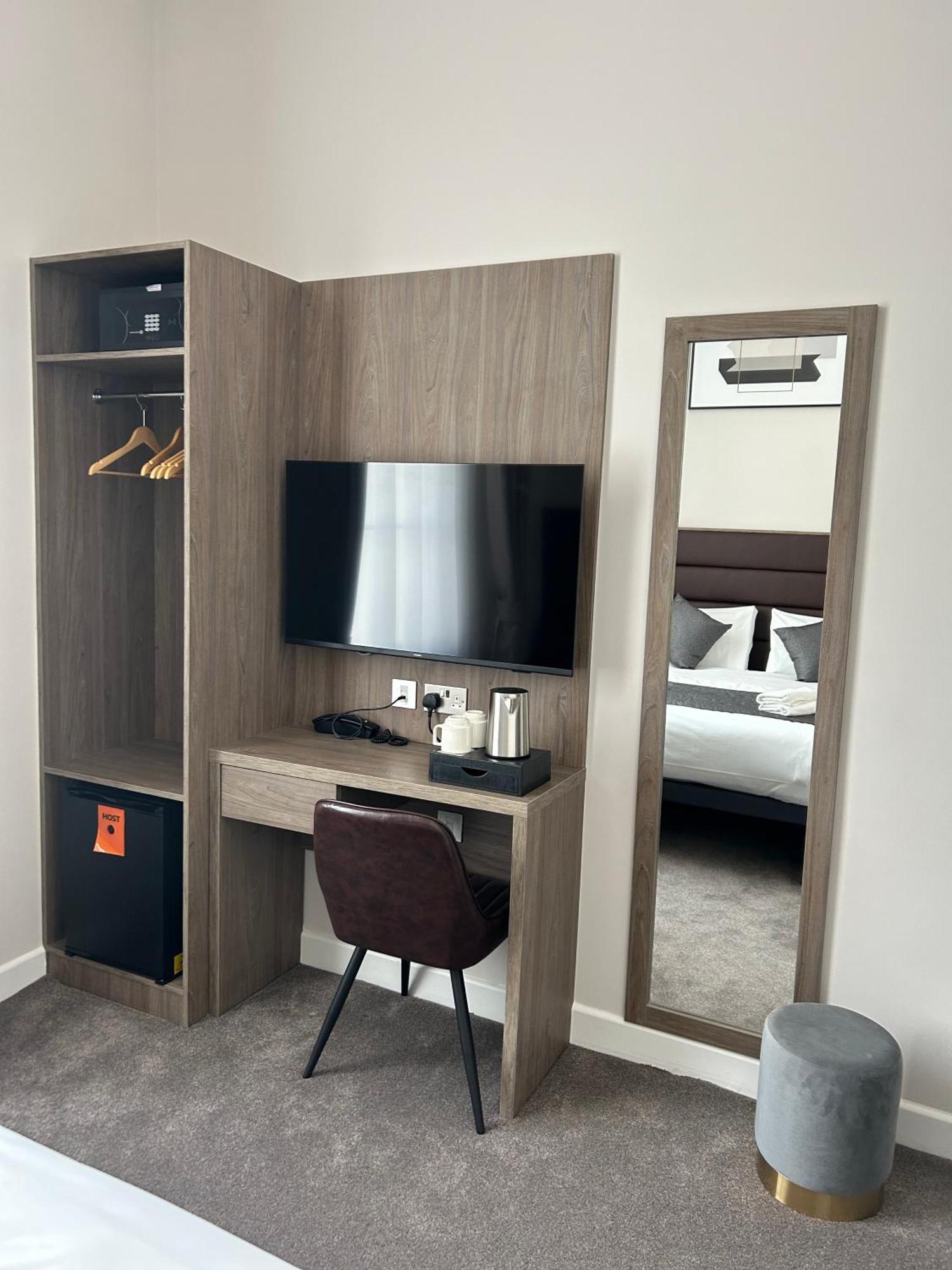Reem Hotel Лондон Екстериор снимка