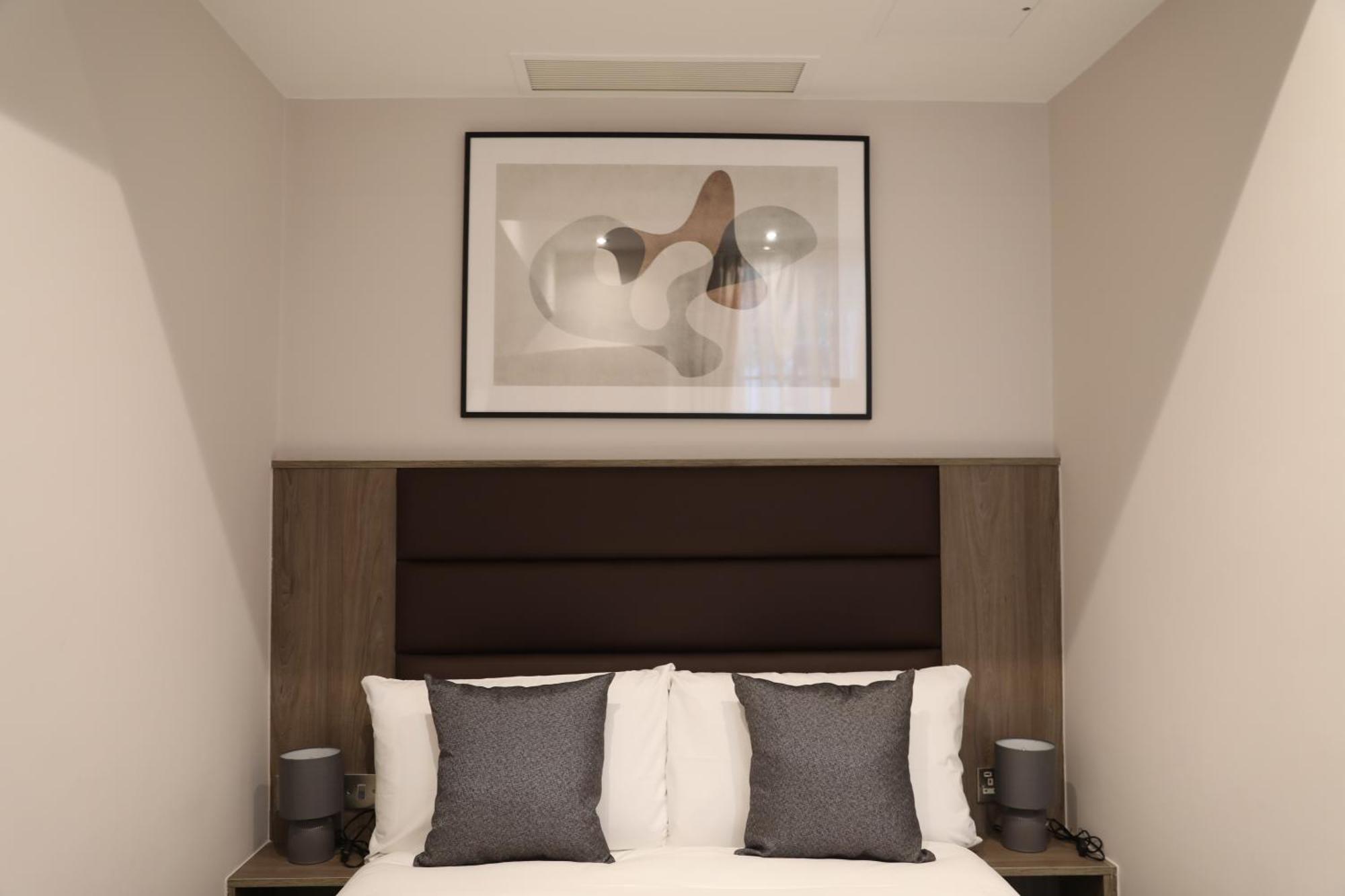 Reem Hotel Лондон Екстериор снимка
