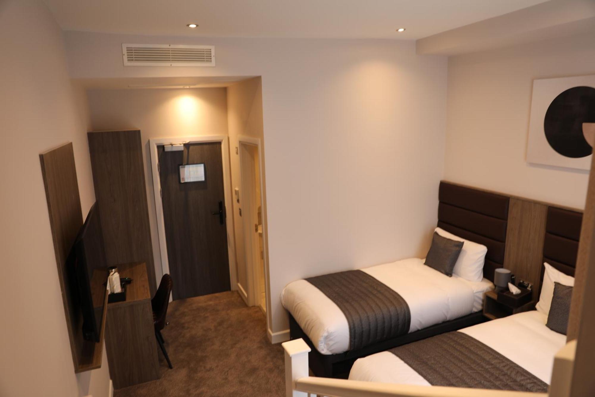 Reem Hotel Лондон Екстериор снимка