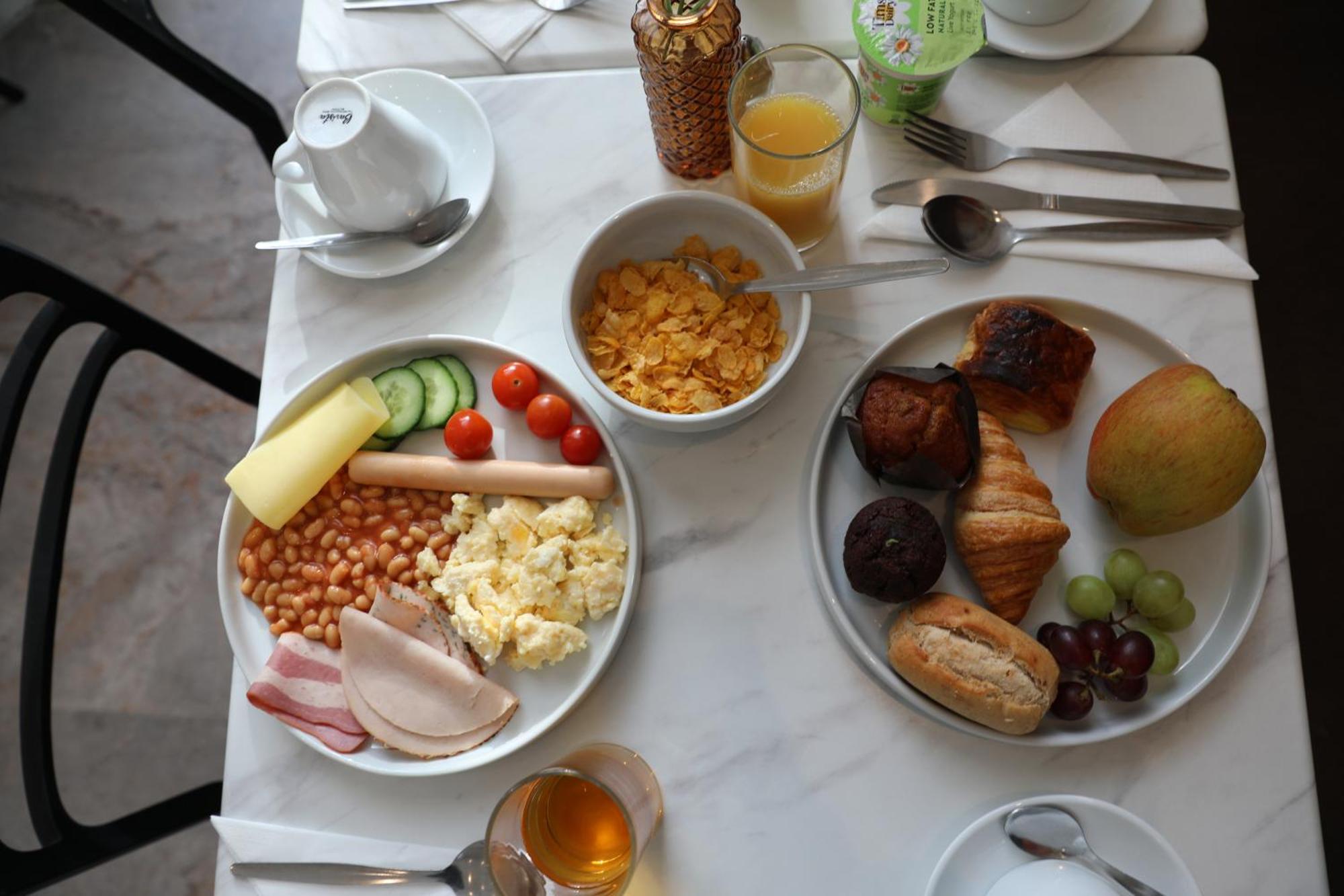 Reem Hotel Лондон Екстериор снимка