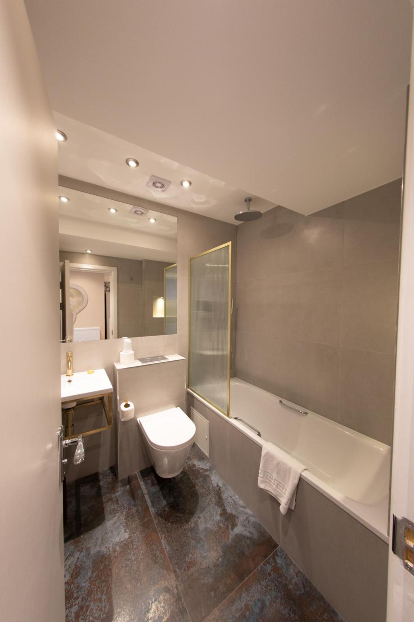 Reem Hotel Лондон Екстериор снимка