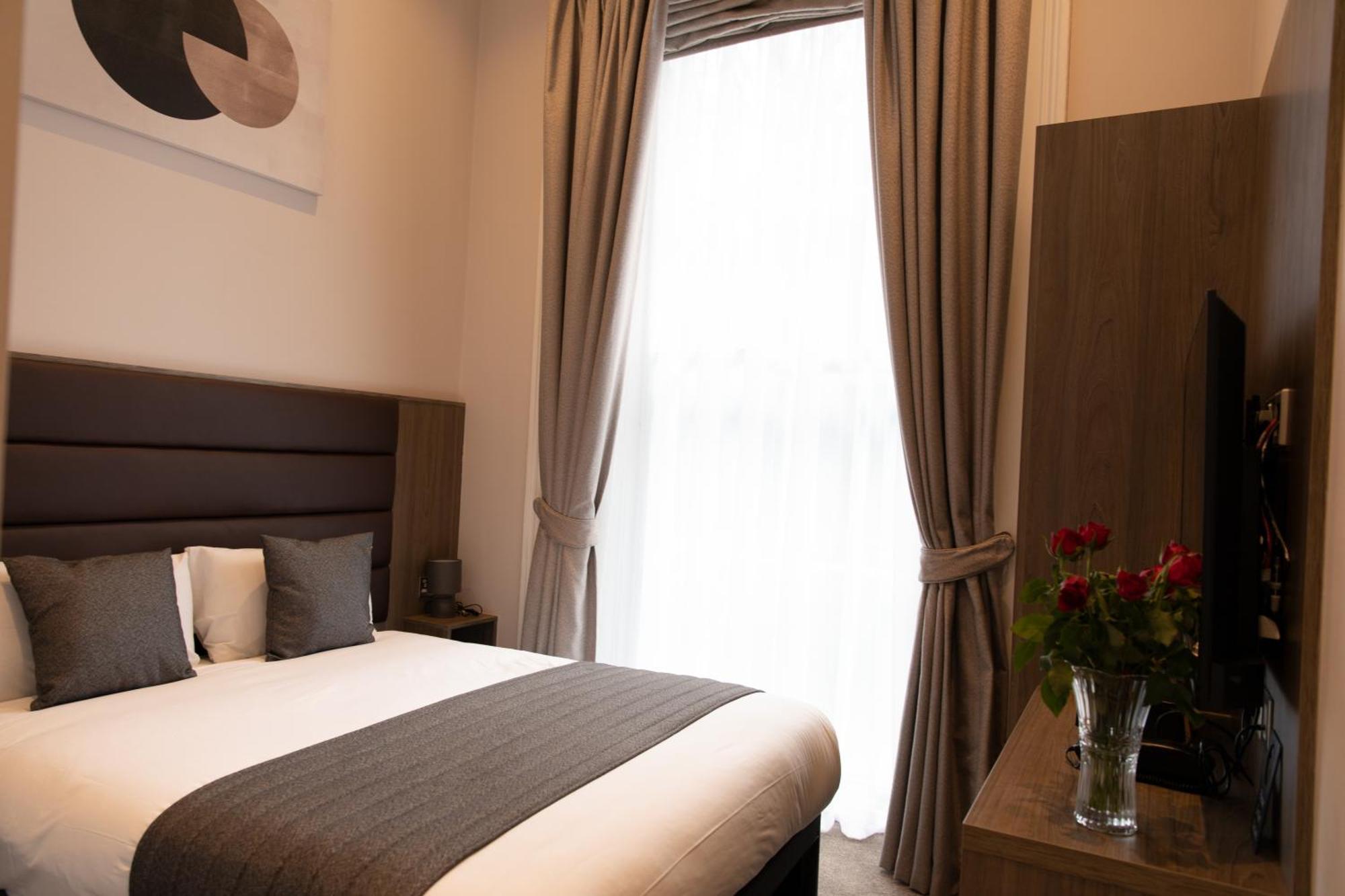 Reem Hotel Лондон Екстериор снимка