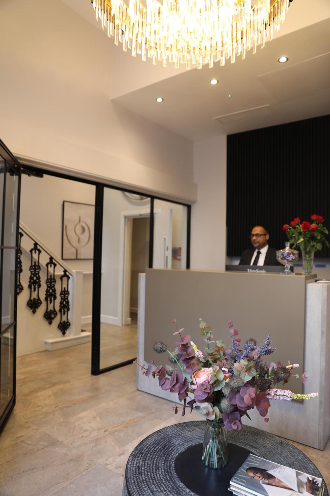 Reem Hotel Лондон Екстериор снимка