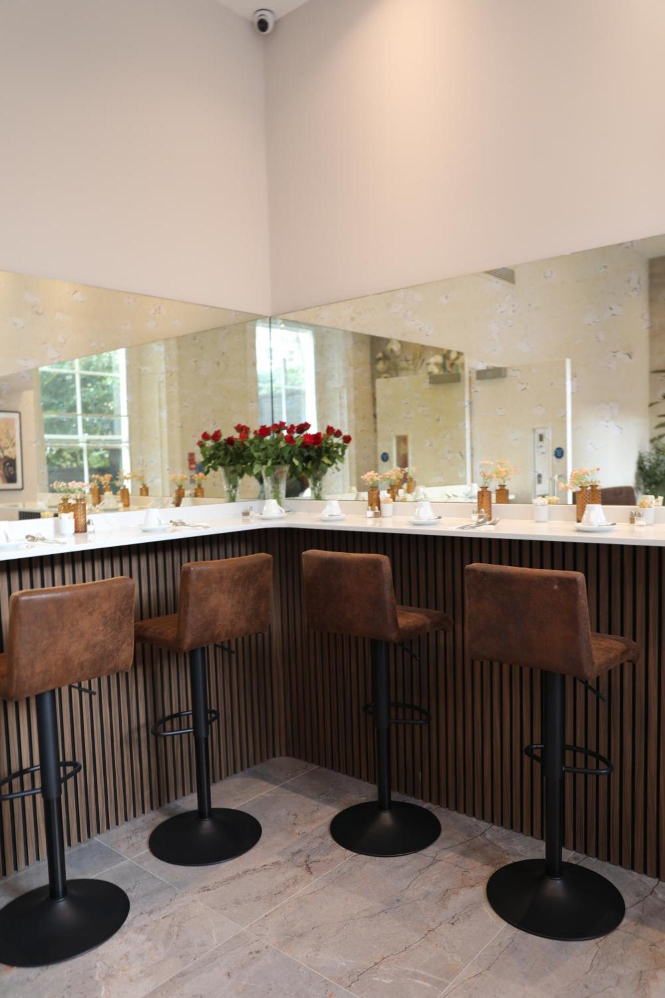 Reem Hotel Лондон Екстериор снимка